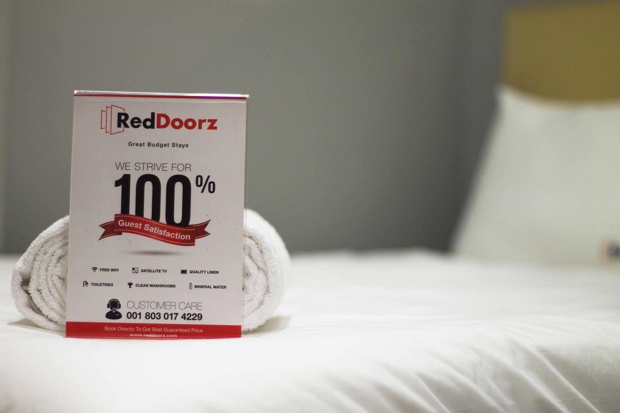 מלון בנדונג Reddoorz @ Setrasari מראה חיצוני תמונה